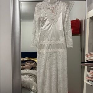 Chic Long Sleeve White Lace Dress